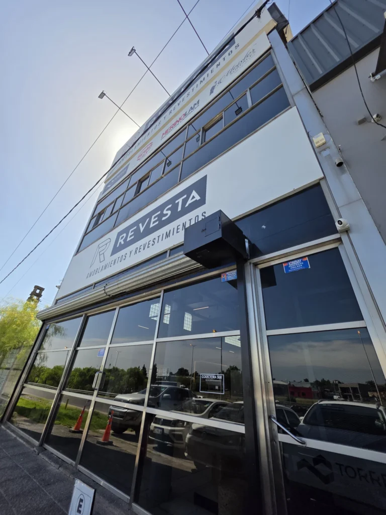 showroom-1.jpg